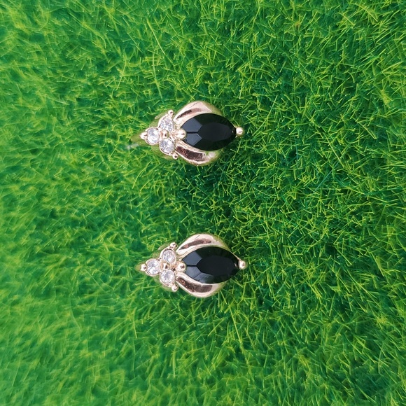 Roman Onyx Vintage Exclusive Earrings E1011 - Picture 2 of 3